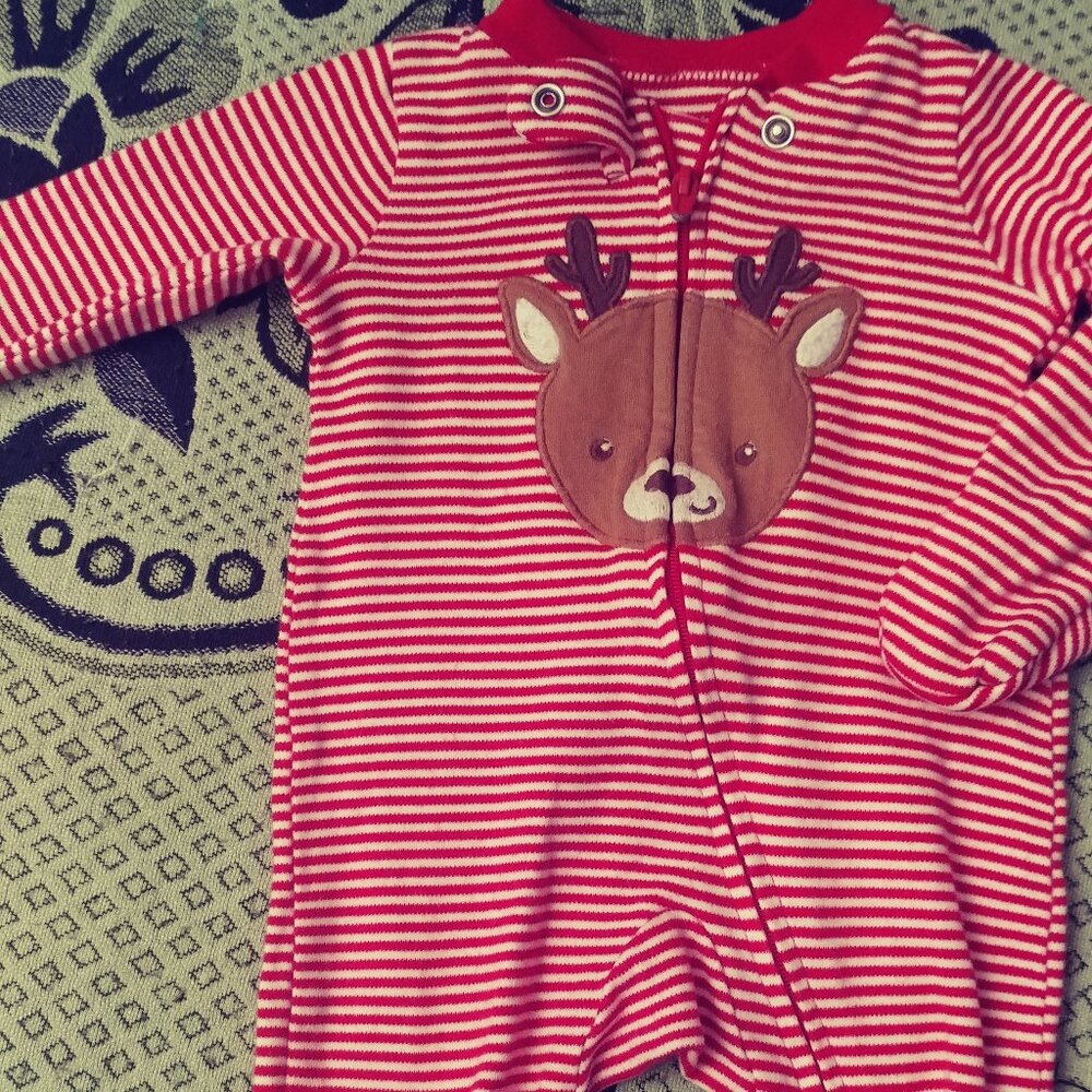 Please bundle to get a nice discount Carters 0-3 m footed sleep and play